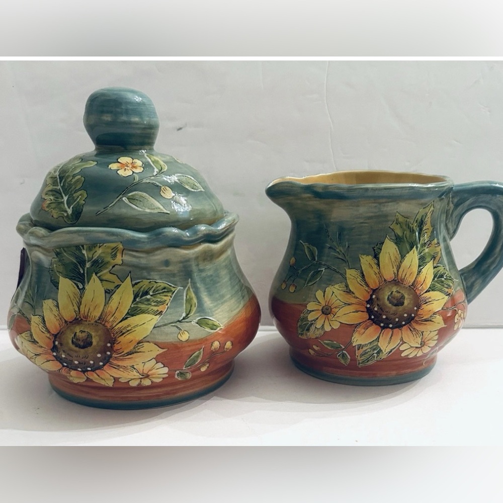 Terra Sunflower sugar and creamer